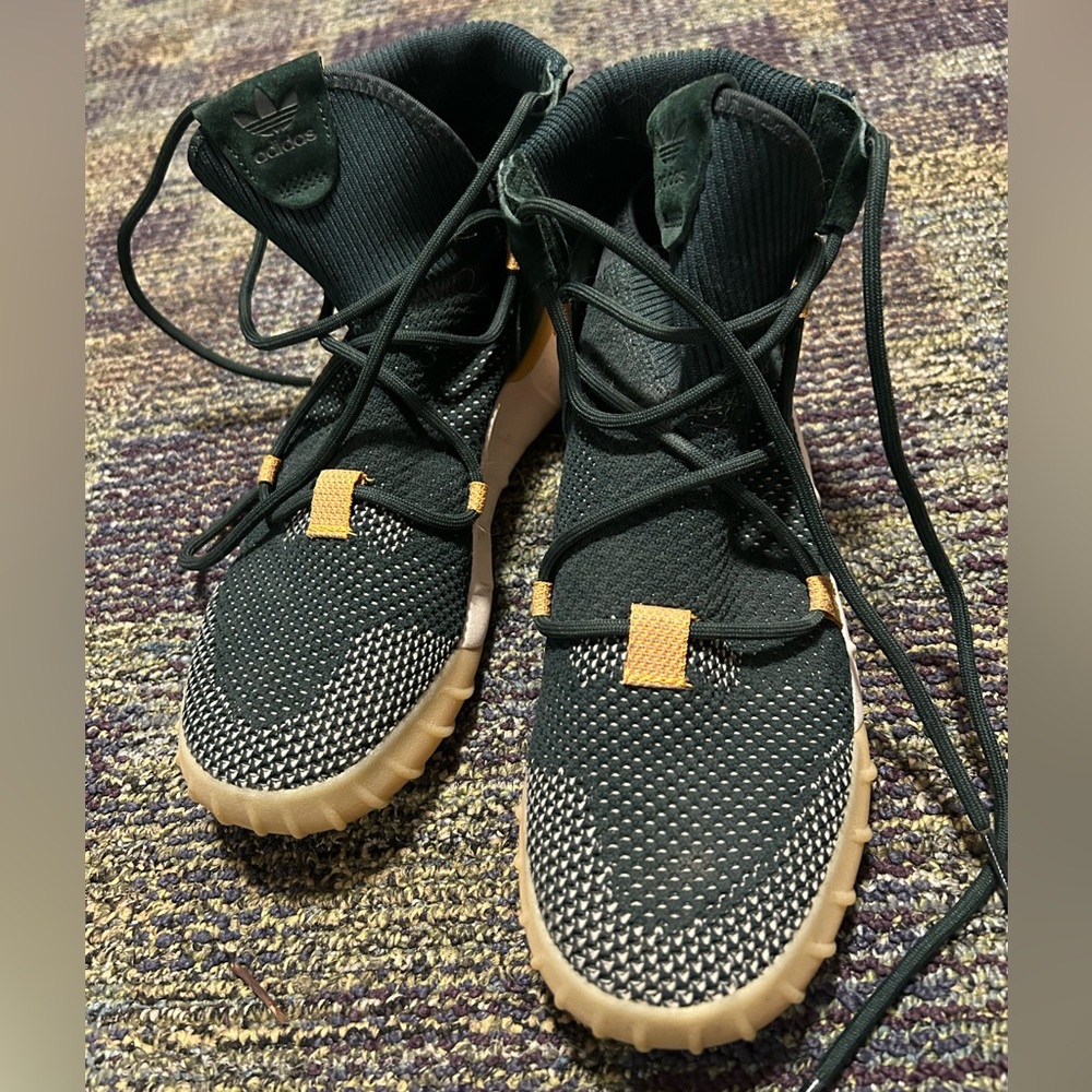 Adidas tubular men’s 5 women’s 6.5